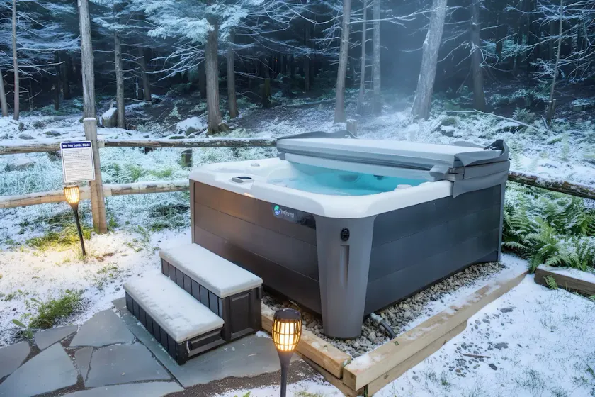 Family Friendly Mountain Retreat: Grill, Cabana, Hot Tub, Play set, Fire pit  - Image 1