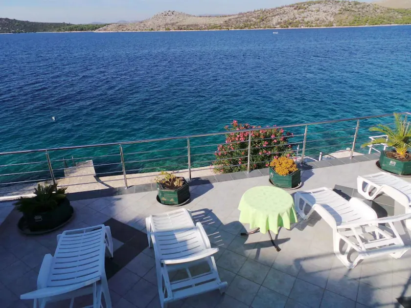 Holiday apartment facing the sea with terrace - Image 1