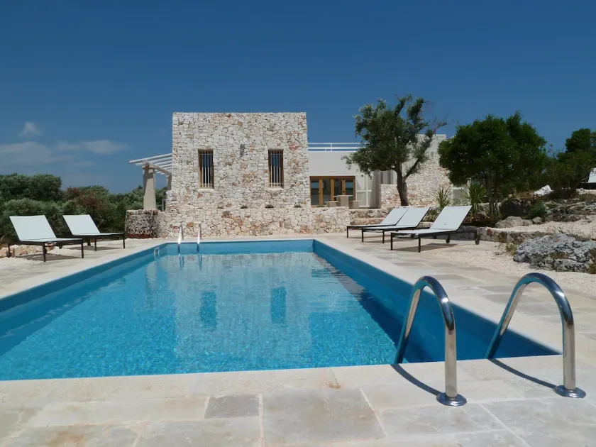 Architektonisch Sea View Villa in Carovigno, Nr Ostuni mit beheiztem Pool - Image 1
