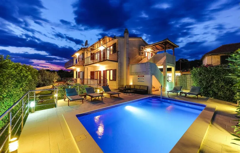 Beach Front Home In Marina - Image 1