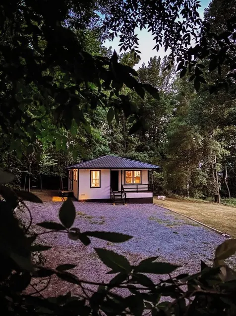 Black and White Cabin on Tranquil Three Acres - Image 1