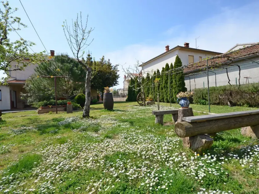 Apartment 1554/15954 (Istria - Pula), 4500m from the beach - Image 1