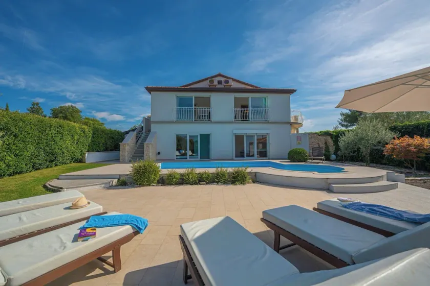 Luxusvilla Lavanda mit Pool und Sauna - Image 1
