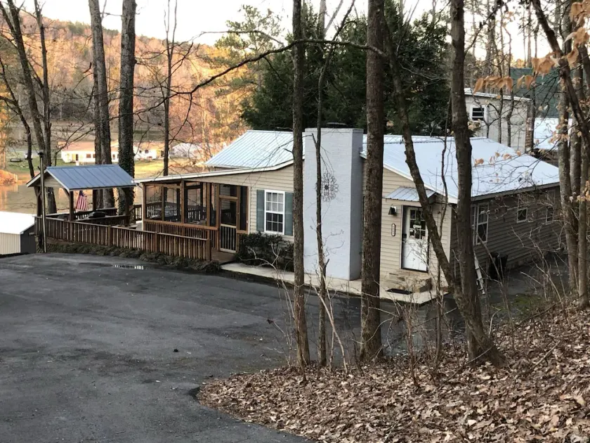 Cabin in the Cove - Boathouse - Dog Friendly - Image 1