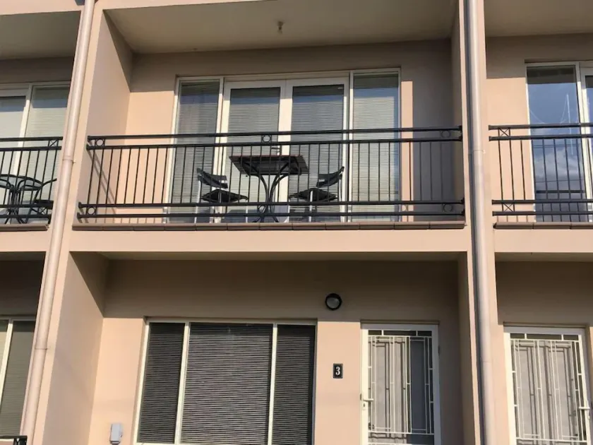 Travers Street Apartment - Image 1