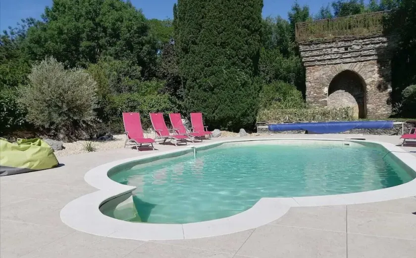 Character House with Pool and Jacuzzi - Image 1