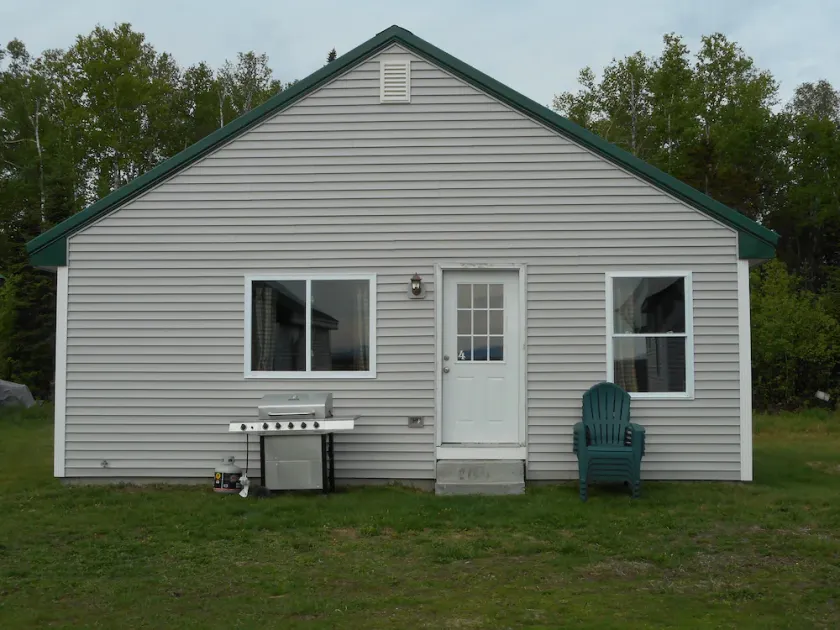 Post and beam cabin with king  and bunk - Image 1