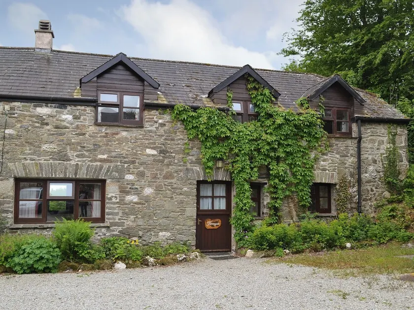 3 bedroom accommodation in Dunterton, near Tavistock - Image 1