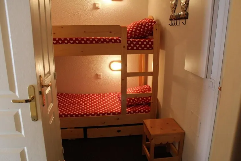 50m from ski slopes, 2nd floor, balcony, tv, ski locker, 26m², Risoul - Image 1
