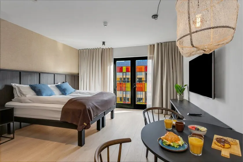Strand Hotel Apartments - Image 1
