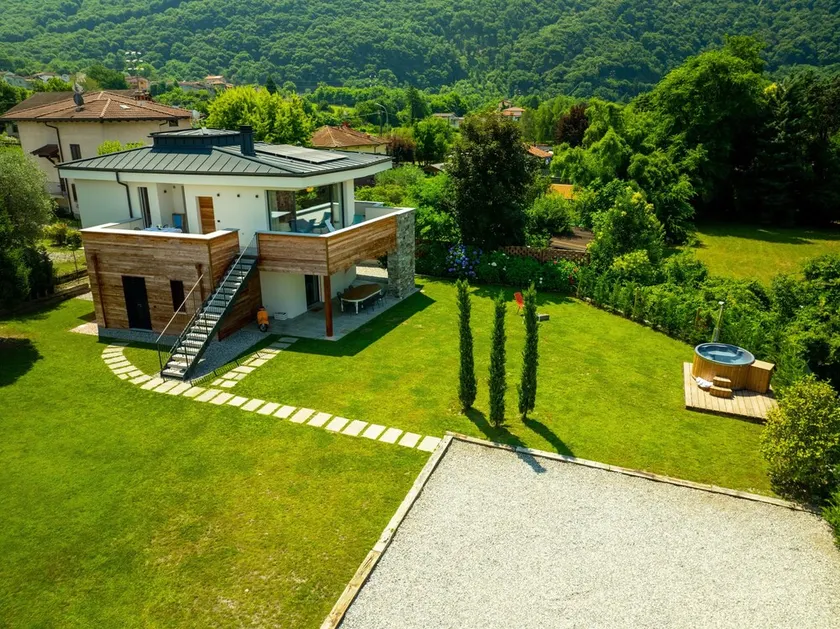 La Villa del lago - Image 1