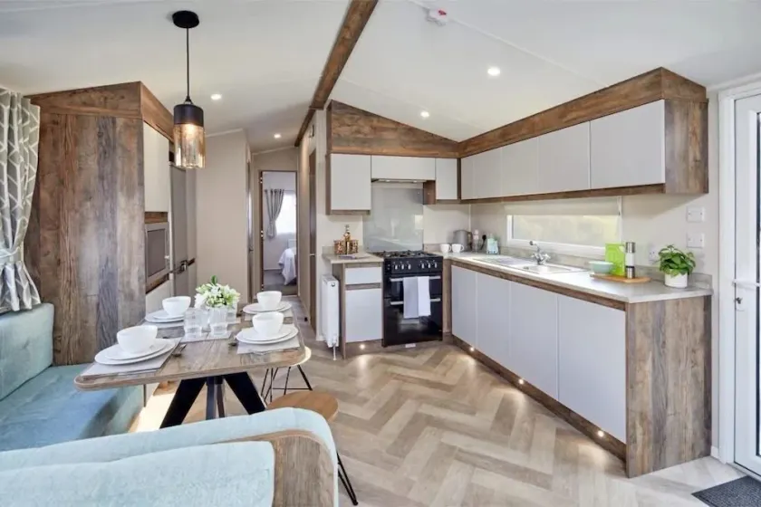 J&A's peaceful retreat on Tattershall lakes - Image 1