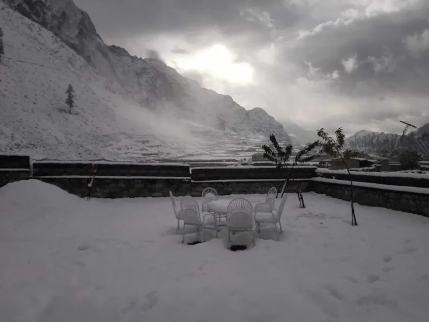 Naltar Palace Hotel - Image 1