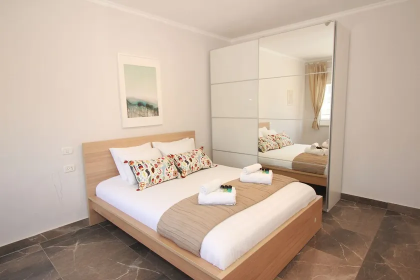 Gabriel Apartments - Stylish Suites - King George ST - Image 1