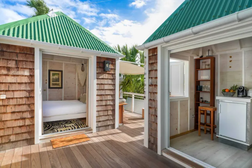 Charming bungalow in Saint Barthélemy with shared pool - Image 1