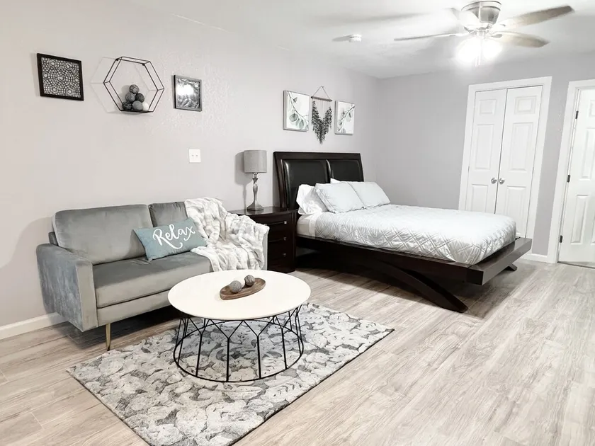 Rhode Island Stylish Studio Duplex - Image 1