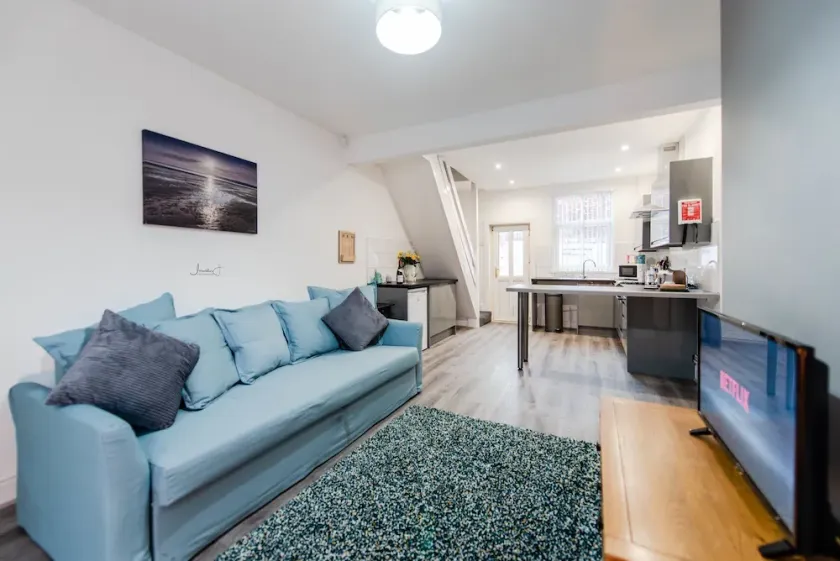 St Ives Grove - Image 1