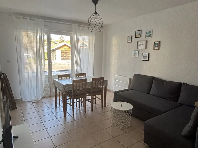 Central Apartment in Biscarrosse with Pool and Terrace, Beach Nearby, Sleeps 4 - Image 1