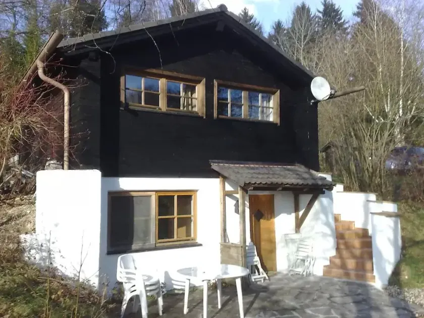 Idyllic country house with sauna - Image 1