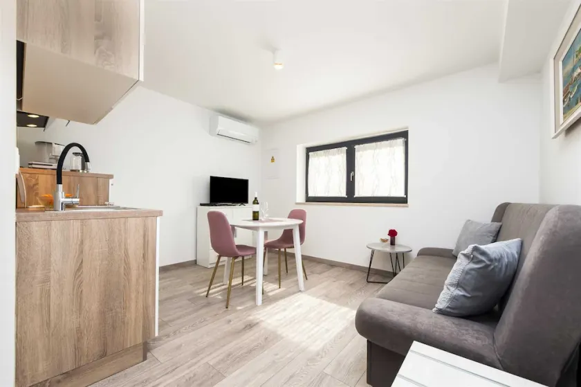 KATARINA One-Bedroom Apartment with Terrace 2 - Image 1