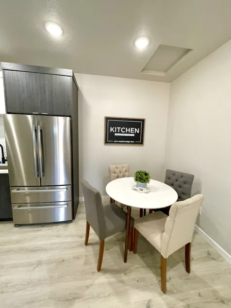 New Guest Suite 2br/1bth in DT Vancouver - pet friendly - Image 1