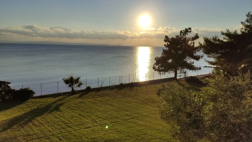 Luxury Mediterranean Villa in Sithonia - Image 1