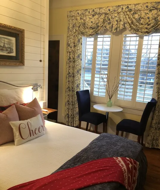 Charming suite with private entrance - Image 1