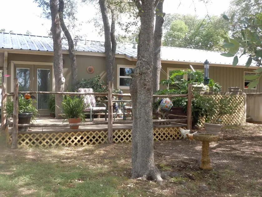 Spring Valley Road Cottage Get-Away - Image 1