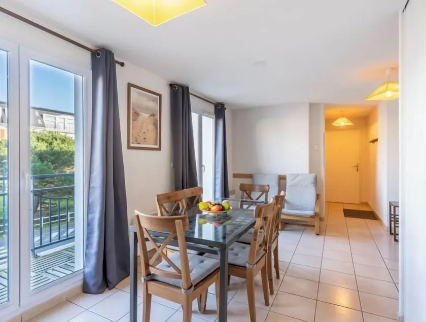 Apartment Les Marines 1 et 2-4 by Interhome - Image 1