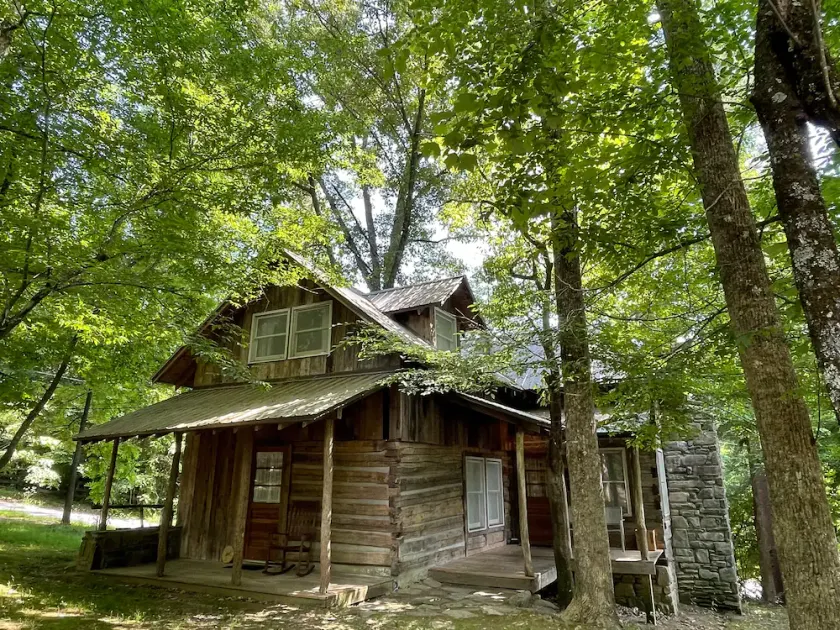 Cabins In The Pines Unit 3-Motorcycle Friendly-Wood Fireplace - Covered Porch - Image 1
