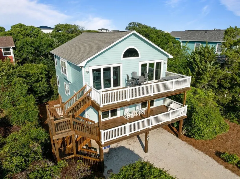 King Beds, New Renovations! Beach and Waterway Access! - Image 1