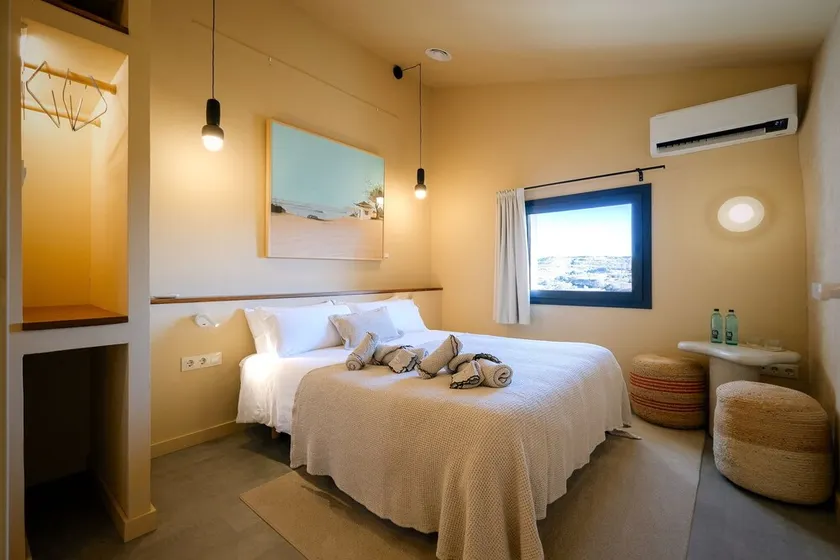 Hotel Boutique CaLagneta - Art i Vi - Image 1