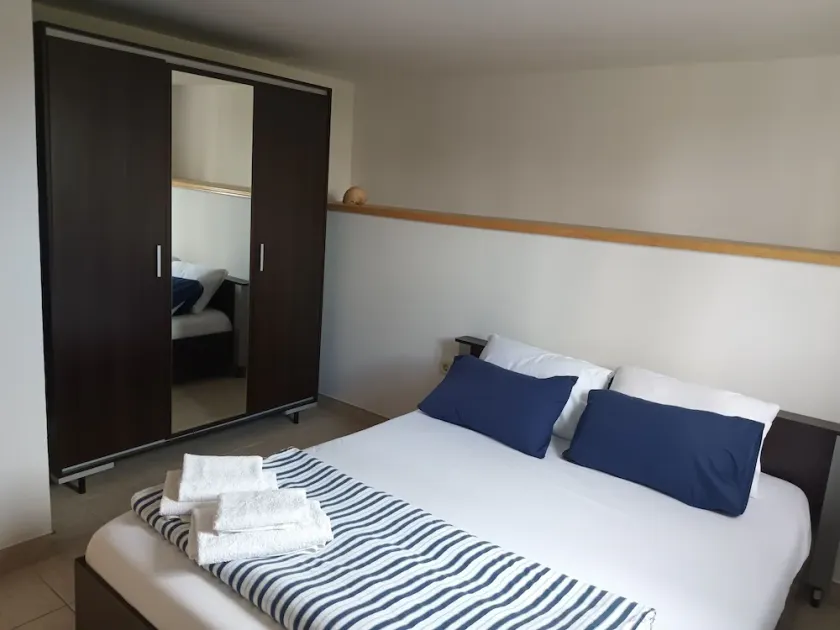 1-Zimmer-Ferienwohnung mit Klima Marina, Trogir (A-11554-a) - Image 1