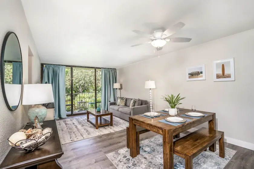 REMODELED GARDEN VIEW 2BD/2BA CONDO, A/C in ALL ROOMS.  3 MIN WALK to BEACH! - Image 1