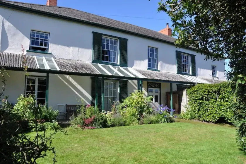 Sages - Regency country villa in heart of Dolton (house and garden flat) - Image 1