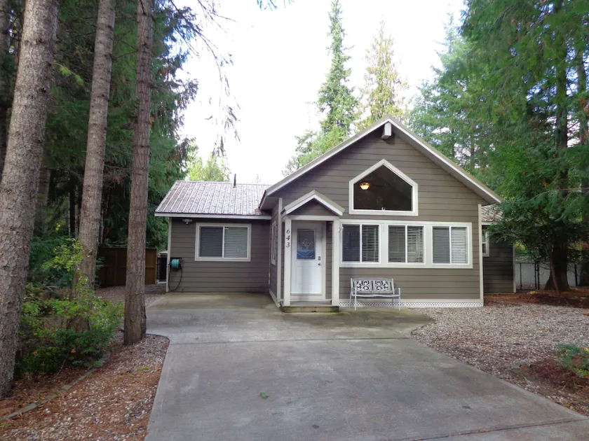 Casa Allegro ~ Mara Lake Tranquility ~ An All-Season Paradise - Image 1