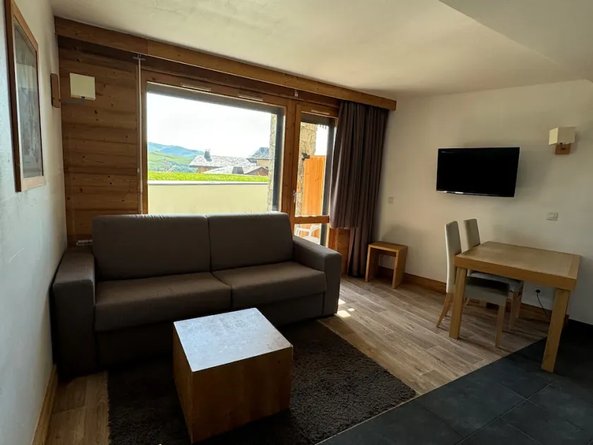 Studio fonctionnel avec balcon sud-ouest, animaux admis - Image 1