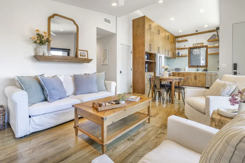 Beautiful Bayside Beach Home in Pacific Beach - Image 1