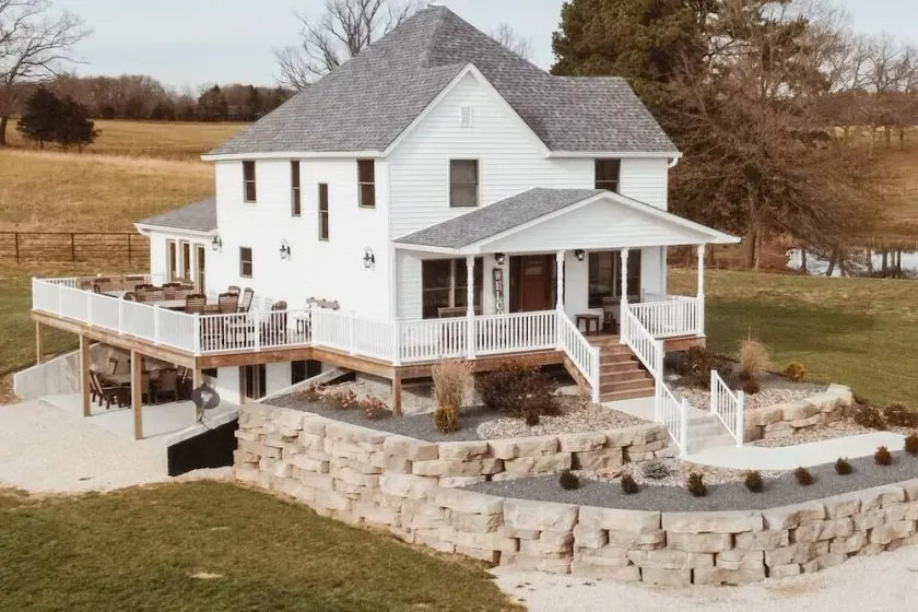 The Farmhouse at Red Oak Valley - Image 1