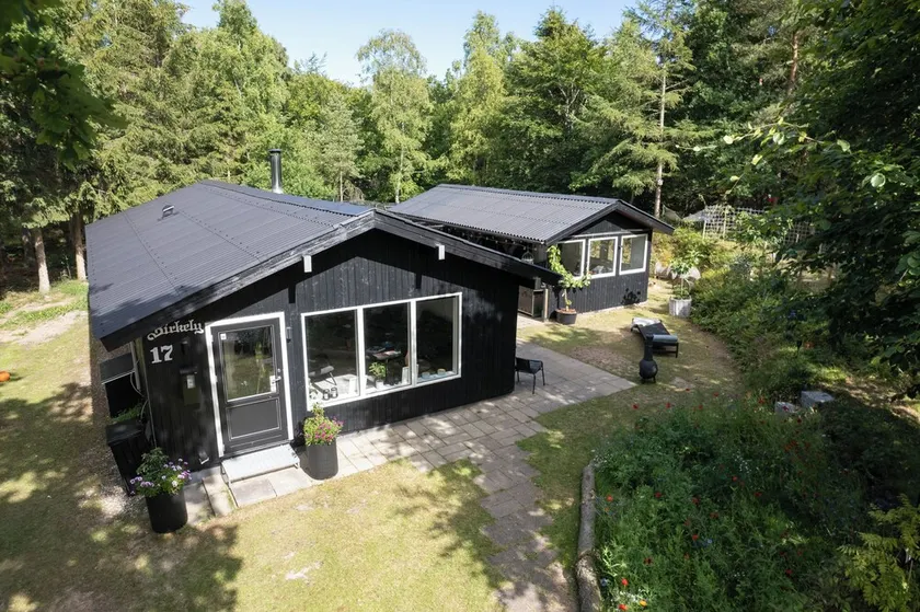 Cozy Summerhouse In An Incredibly Scenic Location - Image 1