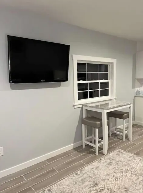 Lake House Suite - Image 1