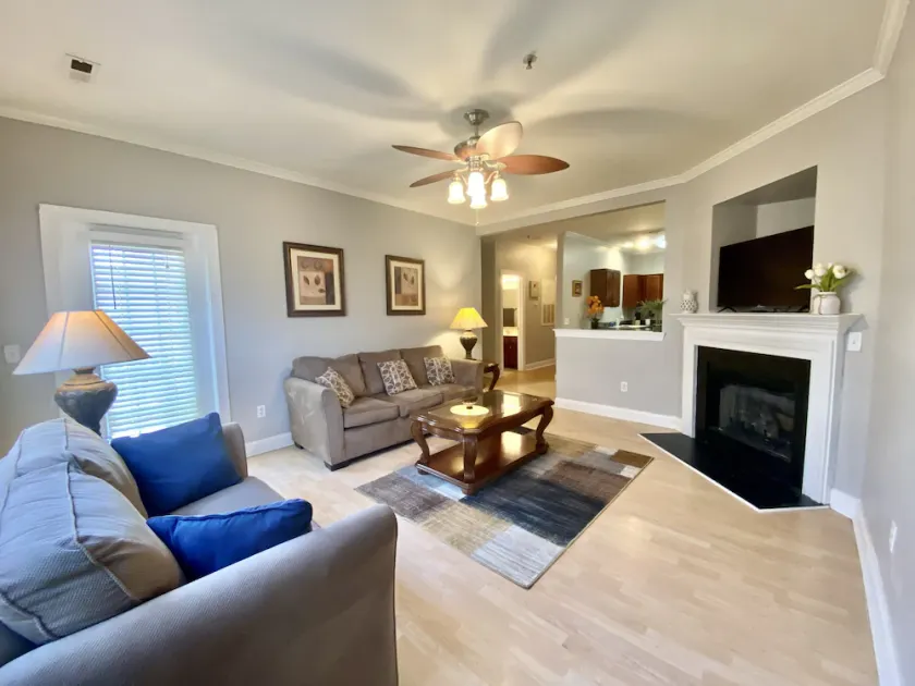Lake Norman Condo near Charlotte! Great Location steps from downtown Cornelius! - Image 1