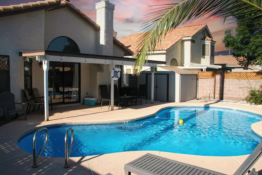 Mediterranean House with Large Pool & Patio 10 min to strip & 5 min to Airport - Image 1