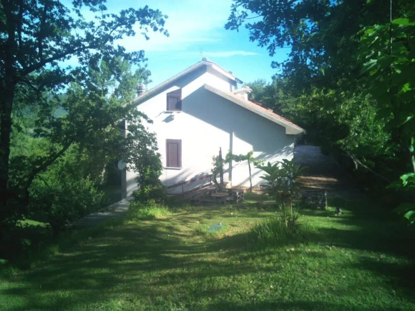 Splendid farmhouse surrounded by nature and the peace of Sabina. - Image 1
