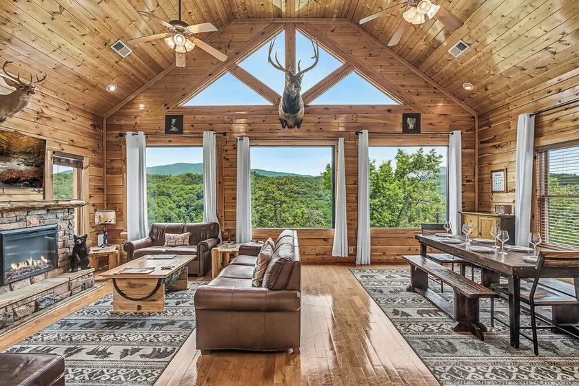 Epic Mountain Views, Hot Tub, Game Room, Sleeps 10 - Image 1