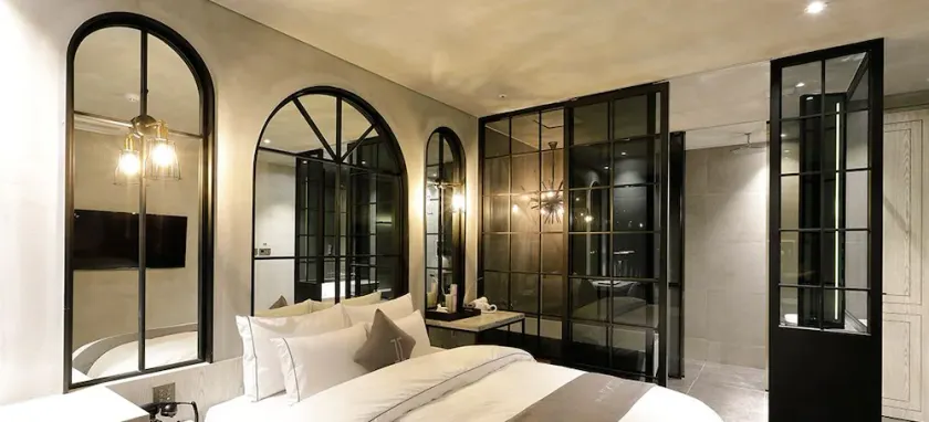 Ischia Hotel - Image 1