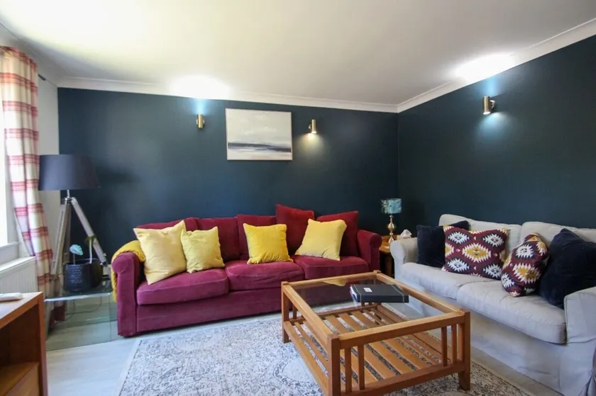 Holiday Home for 5 people close to Hamble Village centre and Marinas - Image 1