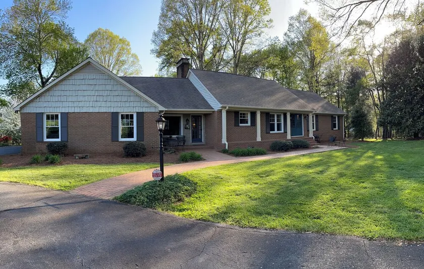 Jake & Wilma's - Private Country Estate - Image 1