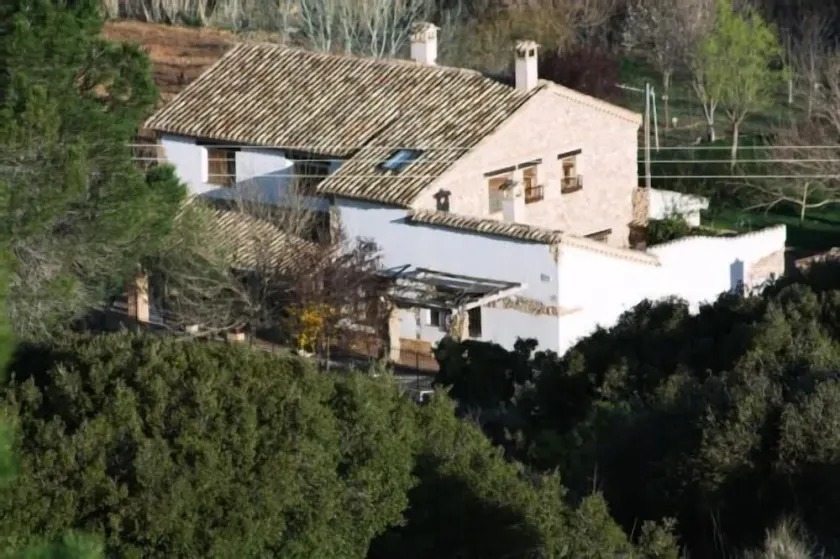 The House of the River for 13 people - Image 1
