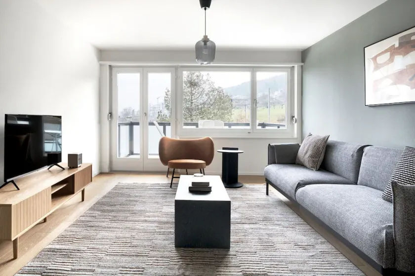 Elegant Horgen 3 Room w/ Storage, 5 min to Market, by Blueground - Image 1